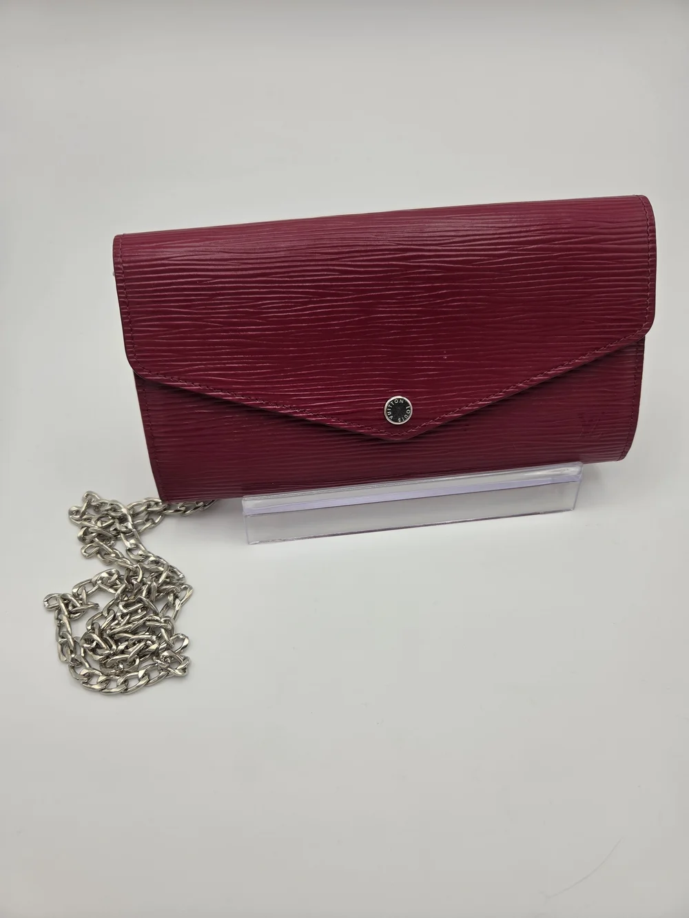 Authentic Preloved Louis Vuitton Epi  Portefeuille Sarah Fuschia Wallet On Chain